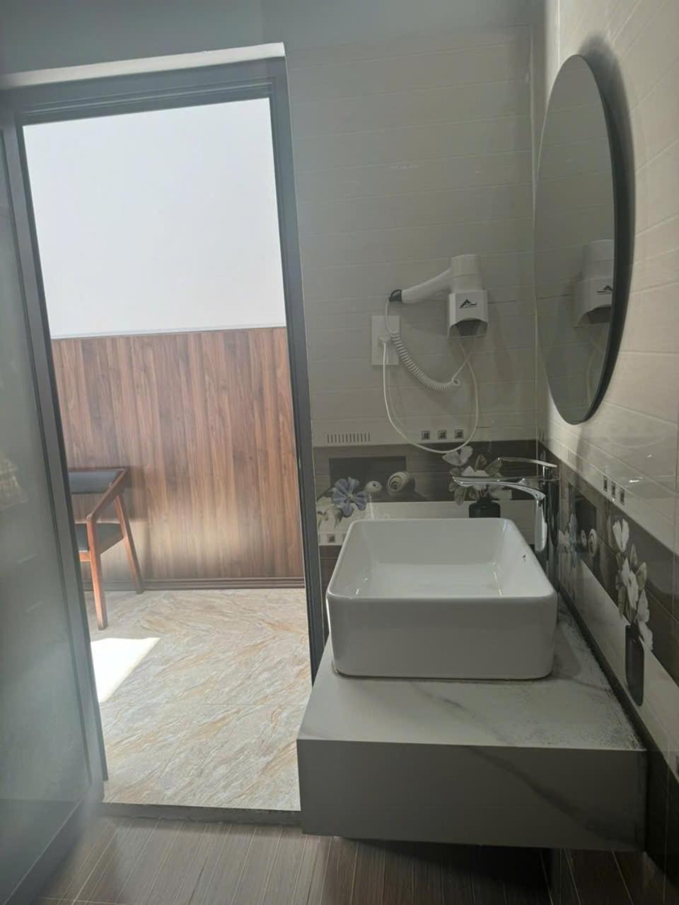 Nam Anh Hotel Баолок Экстерьер фото